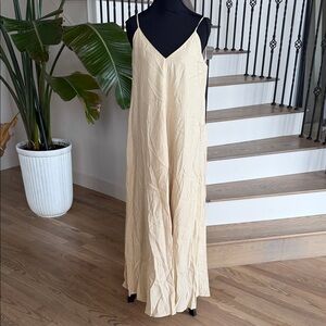 NWT Commense Elegant Cream Maxi Dress (Medium)